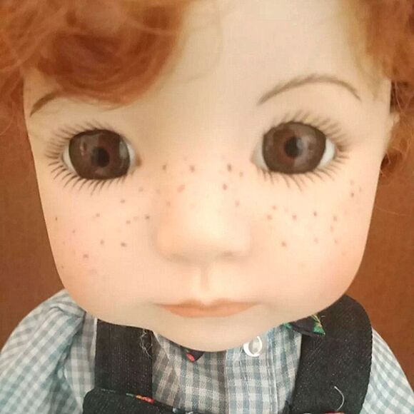 Tarkos doll Co. AUSTIN, 1996 STRAWBERRY FESTIVAL "Reaching for the Gold"  16" - Picture 4 of 4